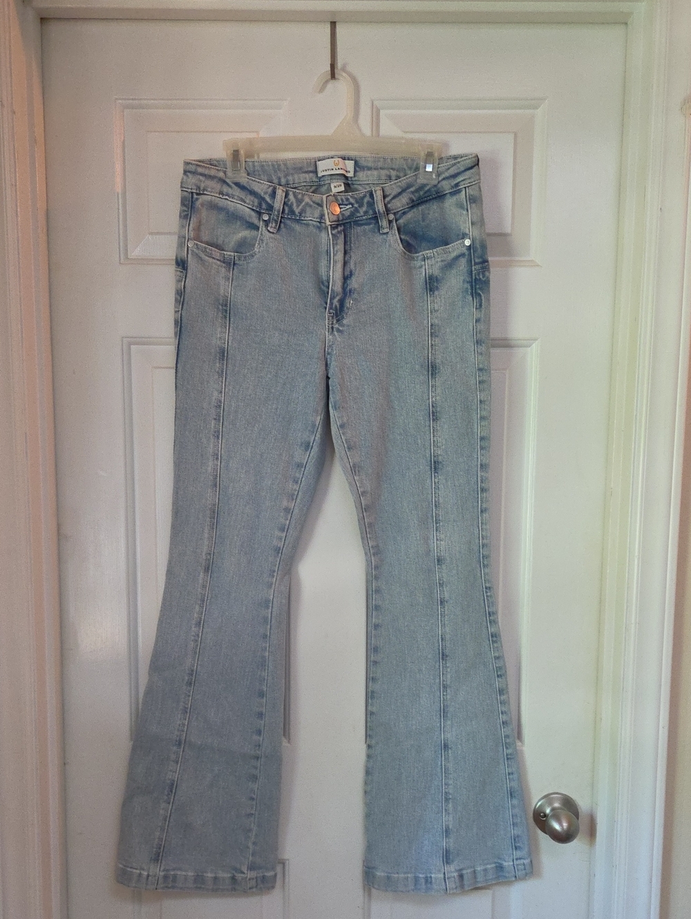 Austin Landing Size 9/29 Light Wash Blue Women's Star Embelished Flared Jeans